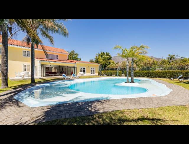 2 BEDROOM PROPERTY TO RENT IN CONSTANTIA